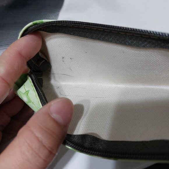 Small Thin Waterproof Material Happy Hello Kitty Lipstick Organizer Bag - Picture 3 of 9